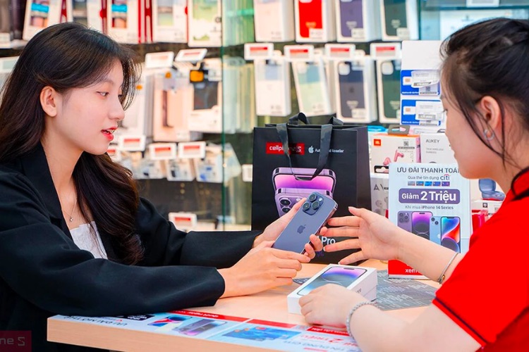 17 tuổi mua điện thoại trả góp được không? - Được nhưng cần có người bảo lãnh