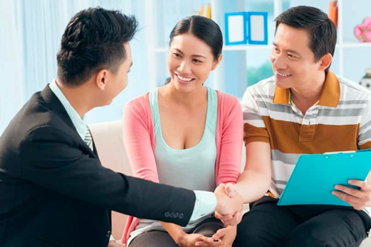 Nhờ cha mẹ hoặc người giám hộ đứng tên hợp đồng trả góp