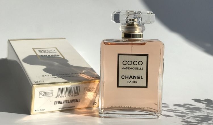 Top nước hoa nữ thơm lâu được yêu thích nhất hiện nay không thể bỏ qua cái tên Chanel Coco
