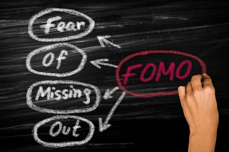 FOMO trong chứng khoán khiến nhiều nhà đầu tư mắc phải sai lầm trong việc đưa ra quyết định