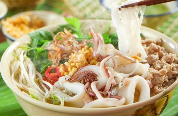 Hủ tiếu mực