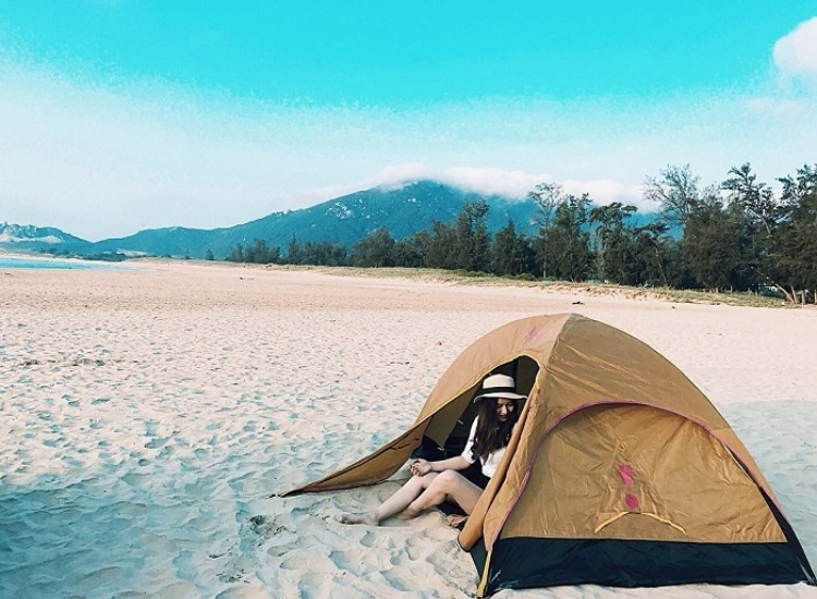 Cắm trại ngoài trời ven biển