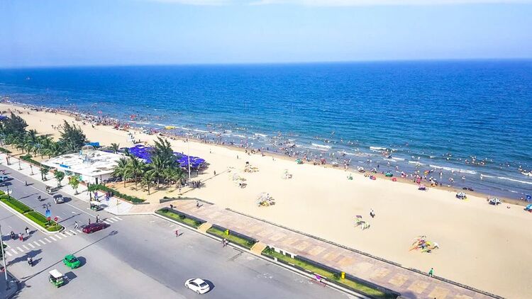 Bãi biển Sầm Sơn – Thanh Hóa
