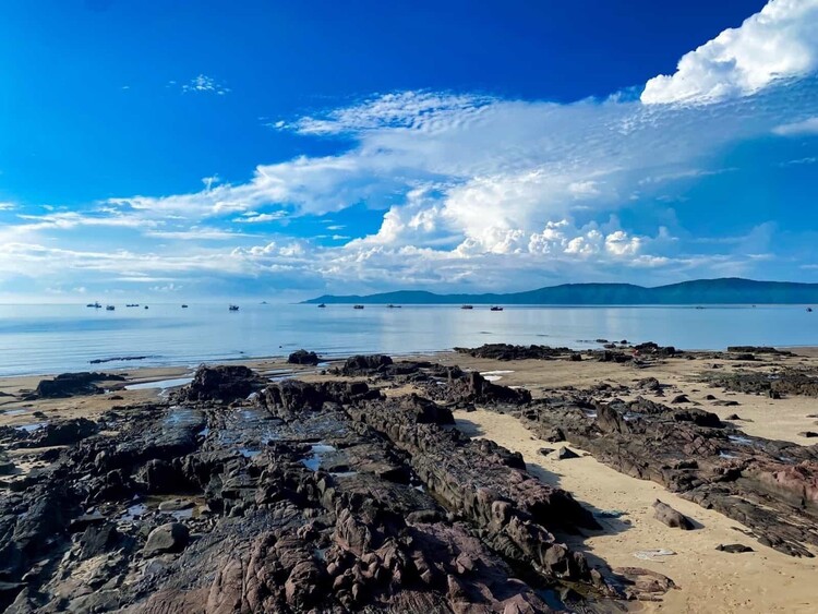 Bãi biển Trà Cổ – Quảng Ninh
