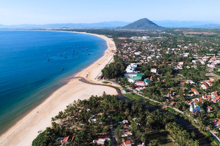 Bãi biển Long Thuỷ