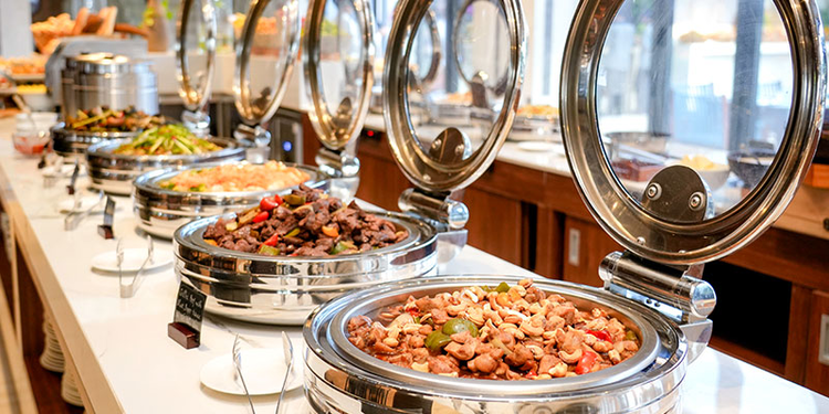 The Yacht BBQ Buffet – Ambassador Club