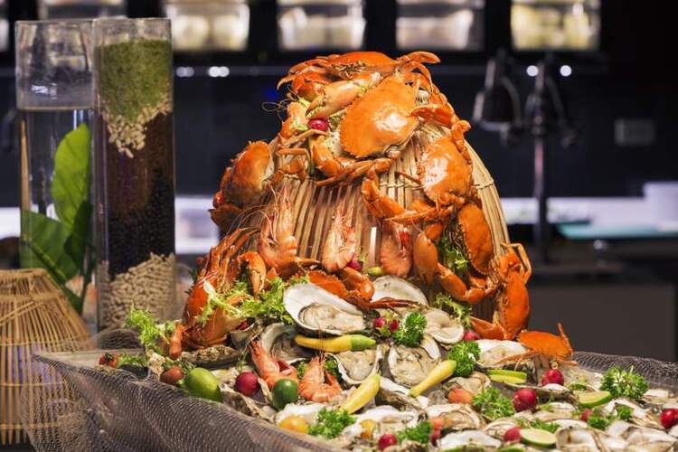 Buffet hải sản tại InterContinental Nha Trang