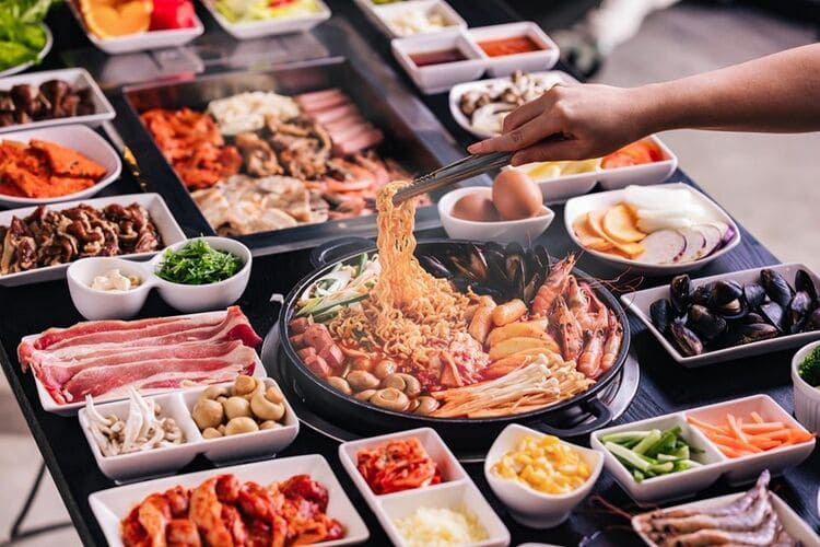 OLOGY Buffet Nướng - Lẩu 139k