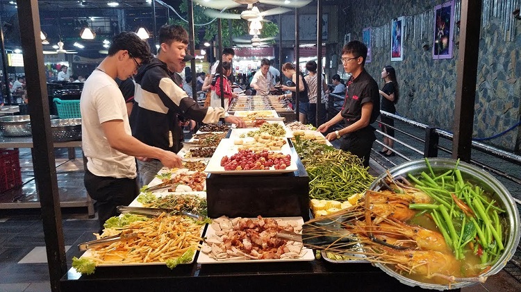 Quầy hải sản tươi sống tại Buffet Đại Dương (Nguồn: Internet)