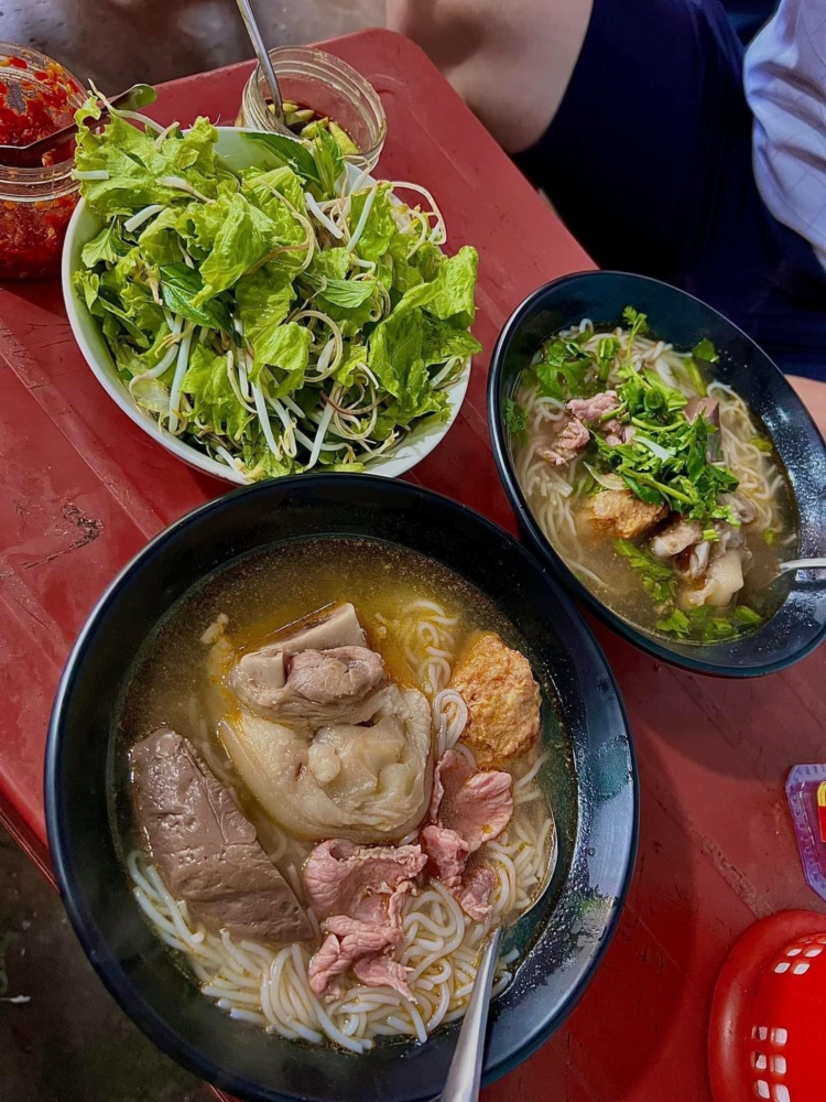 Bún bò Huế Bà Nga