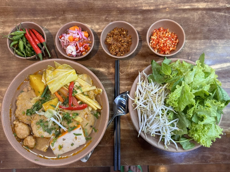 Bún Chả Cá Dì Mai