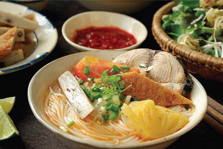 Bún mắm nêm – Bún chả cá Dì Bảy Đà Nẵng