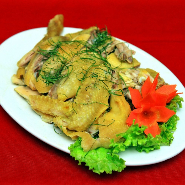 Gà hấp lá chanh