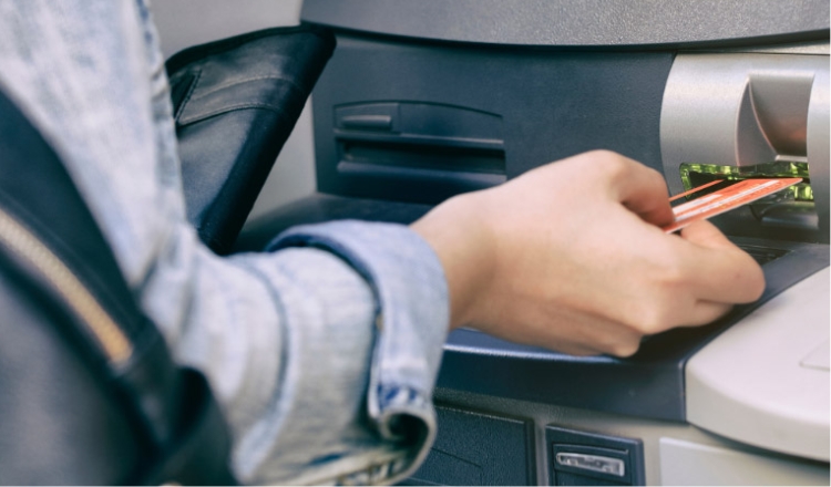 Cách nạp tiền điện thoại bằng thẻ ATM