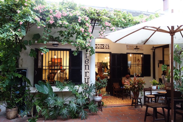Ren Rứa Cafe