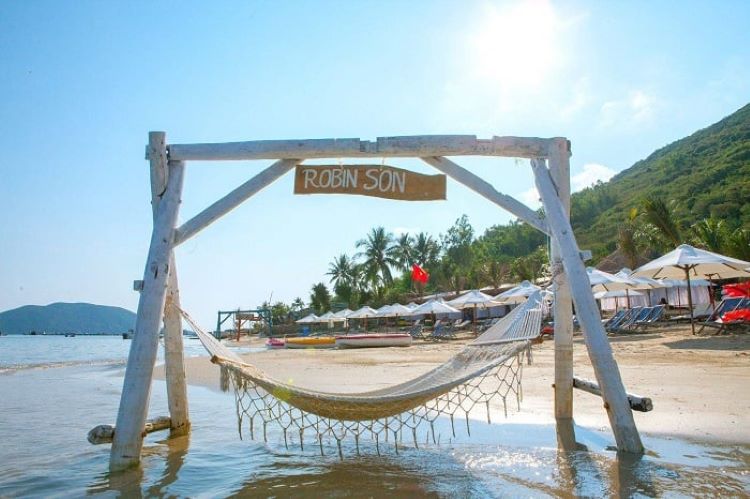 Robinson Beach Nha Trang - Địa điểm check in Nha Trang