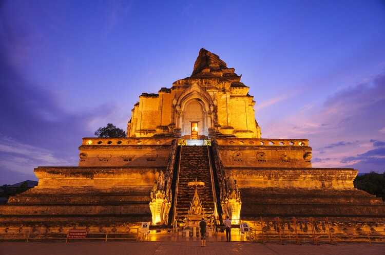  Wat Chedi Luang 