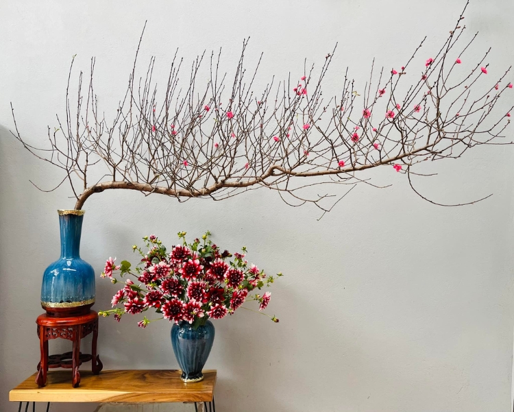 Cây cảnh nhỏ hoặc hoa tươi