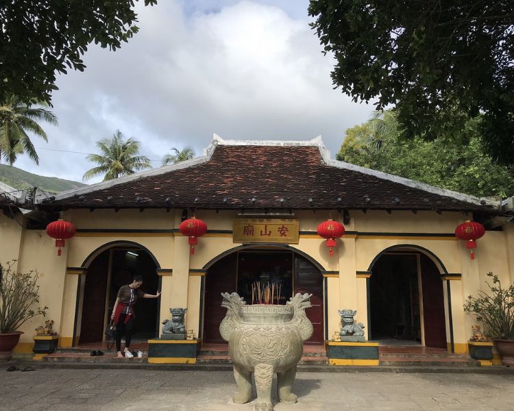 Đền thờ bà Phi Yến (An Sơn Miếu)