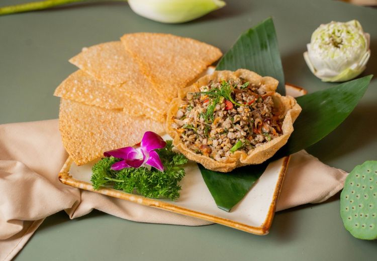 Hến xúc bánh tráng