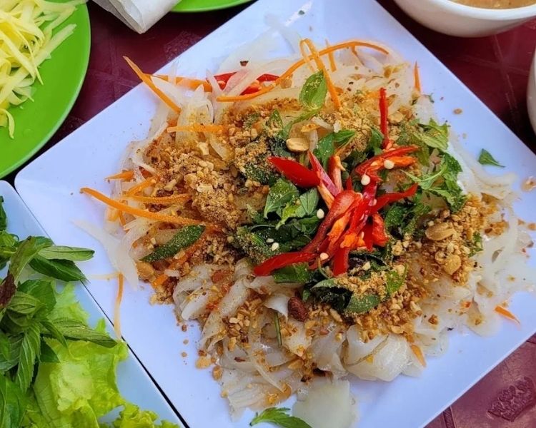 Gỏi cá mai - Đặc sản Phú Yên
