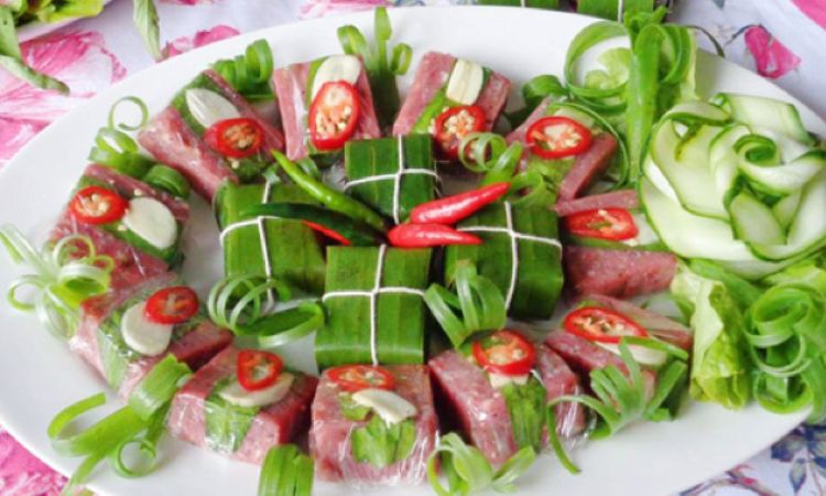 Nem chợ Huyện - Đặc sản Quy Nhơn
