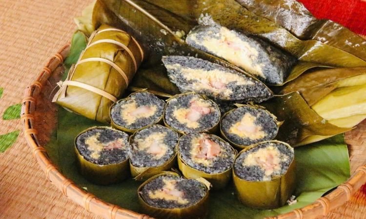 Đặc sản Sapa - Bánh chưng đen