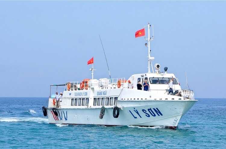 Tàu siêu tốc đi Lý Sơn