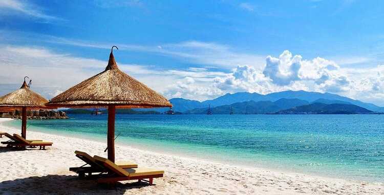 Bãi tắm Phạm Văn Đồng