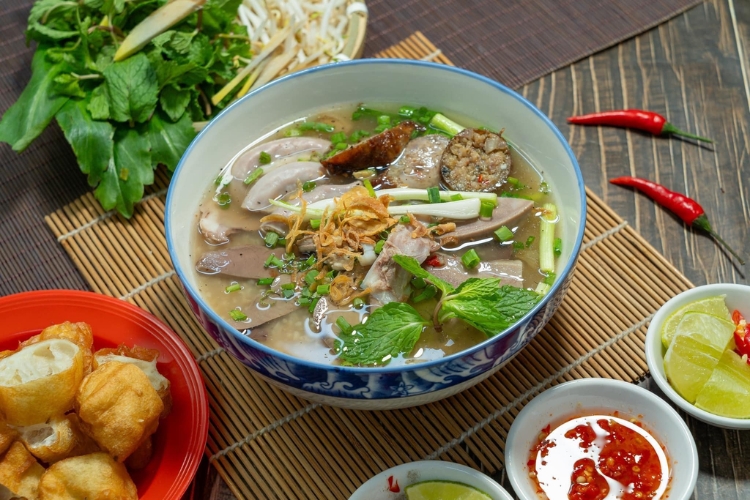 Cháo Lòng Bà Năm