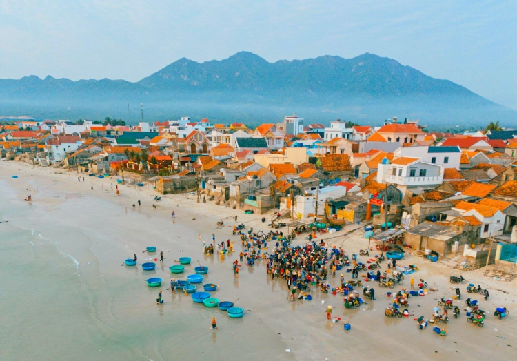 Làng chài Ninh Thủy