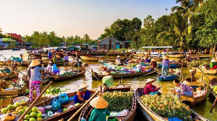 Chợ nổi Long Xuyên