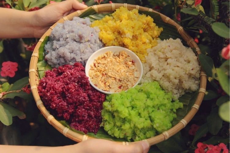 Xôi ngũ sắc – Món ăn truyền thống của người Thái