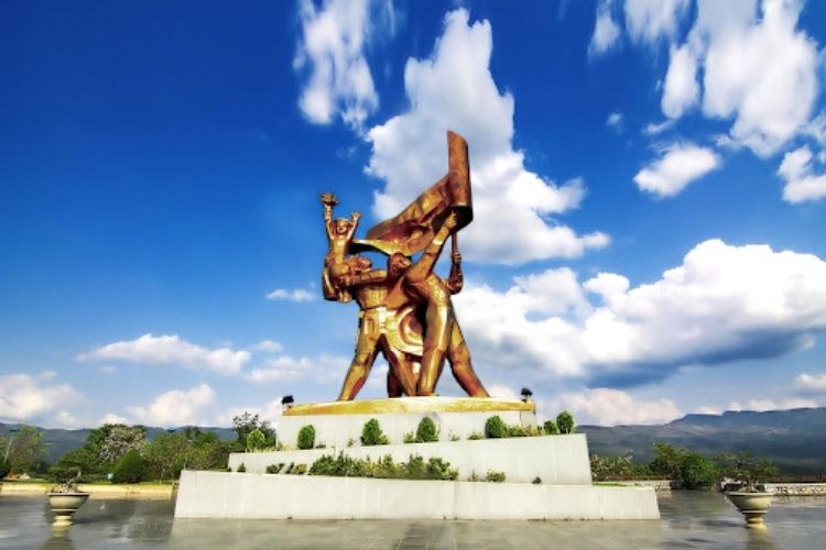 Tượng đài Chiến thắng Điện Biên Phủ