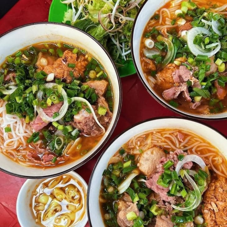 Bún bò Huế