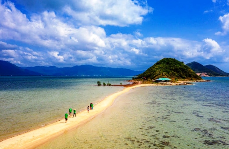 Đảo Điệp Sơn – Con đường giữa biển độc đáo