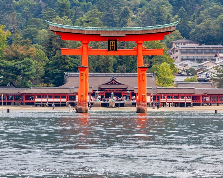Đền Itsukushima