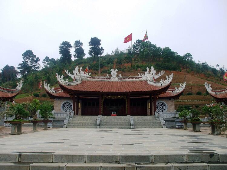 Đền Quốc Tổ Lạc Long Quân
