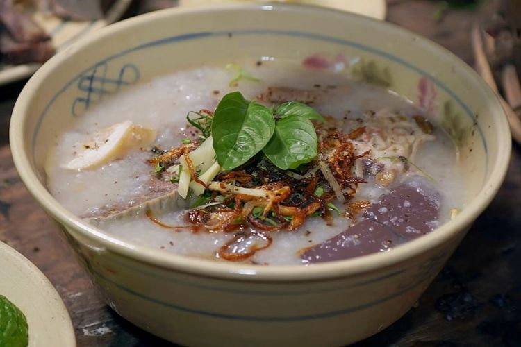 Đặc sản Quy Nhơn - Cháo bò