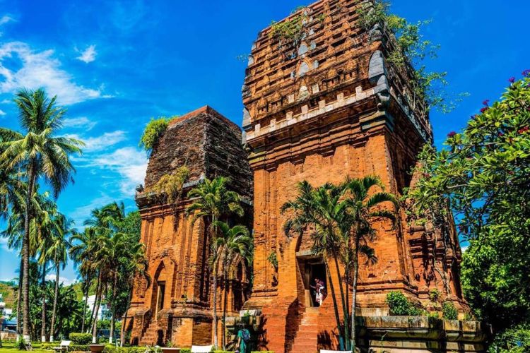 Tháp Đôi Quy Nhơn
