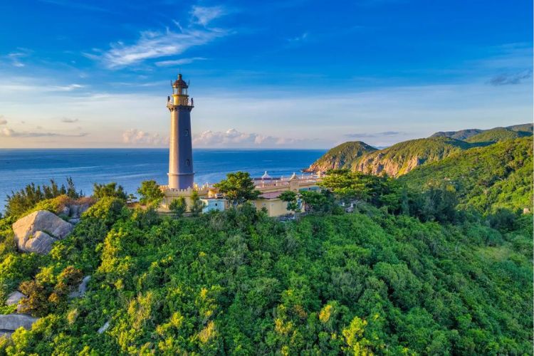 Mũi Điện – Điểm cực Đông đón bình minh đầu tiên