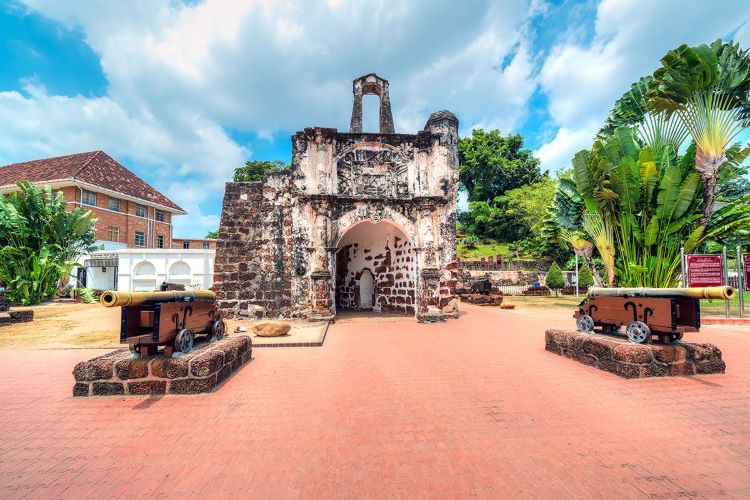Malacca cổ kính với nhà thờ đỏ