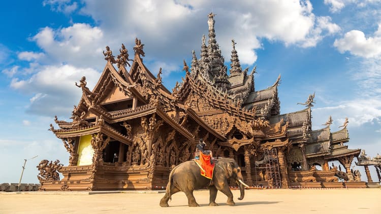 Sanctuary of Truth (Ngôi đền chân lý)
