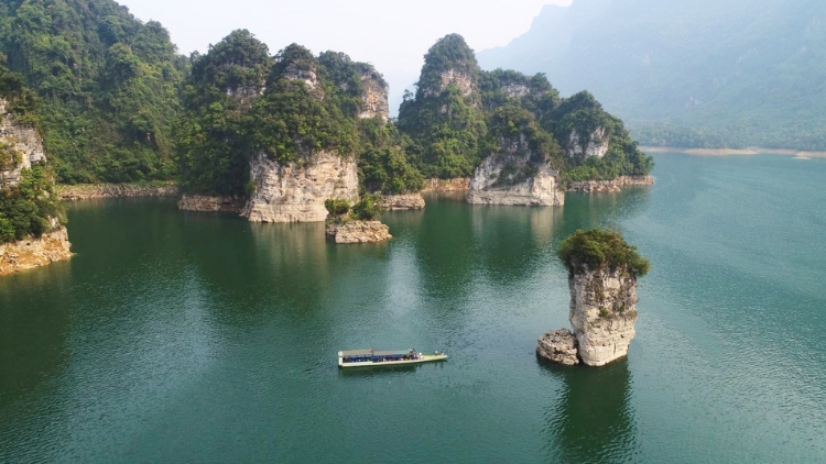 Hồ Na Hang