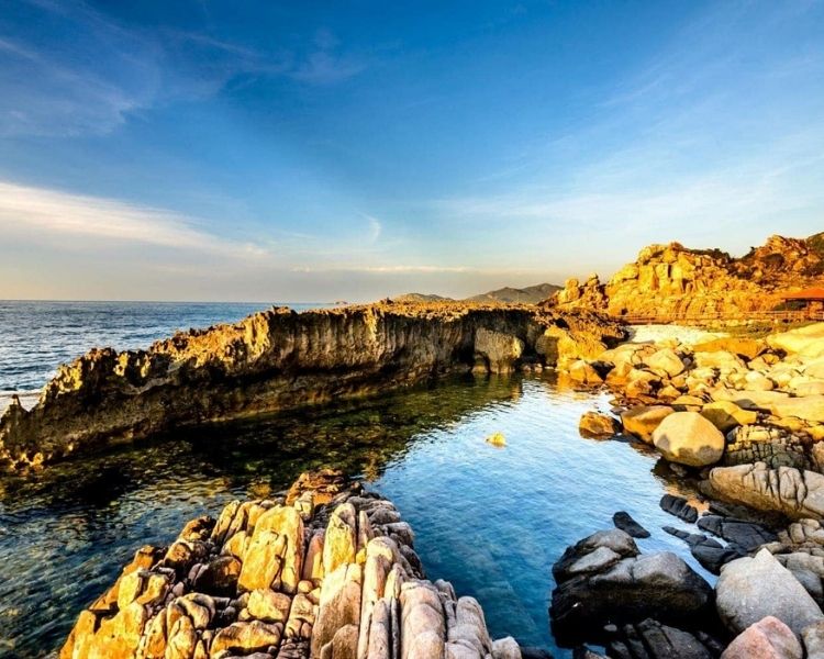 Trekking đến Hang Rái - “mặt trăng gặp đại dương”