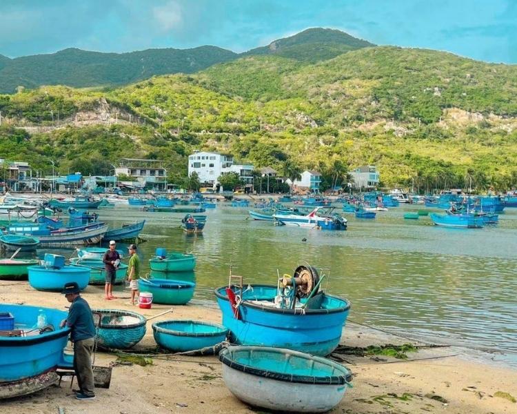 Tản bộ khám phá làng chài