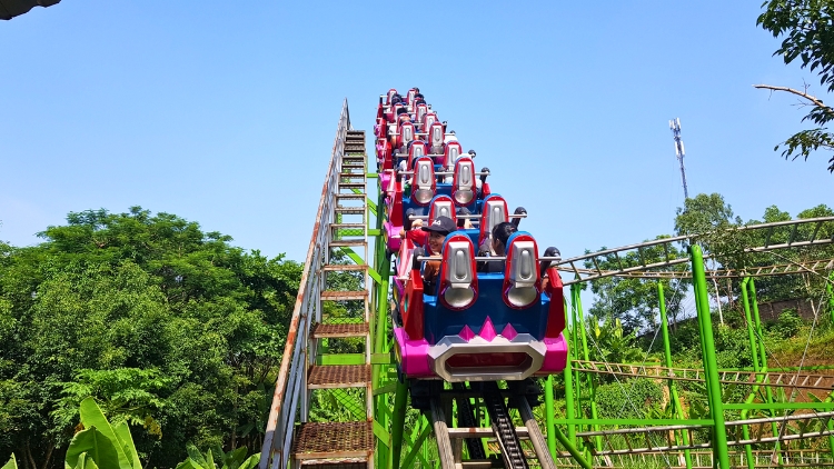 Khu giải trí tại Hồ Núi Cốc