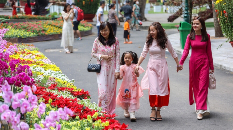 Du xuân, chụp ảnh, tham quan ngày Tết