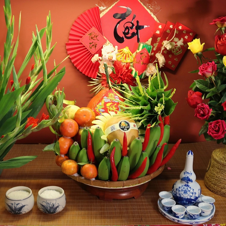 Bày mâm ngũ quả