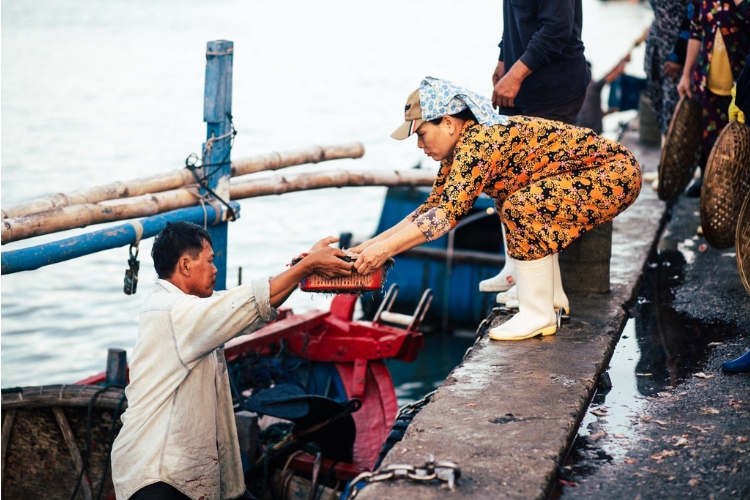 Người dân làng chài